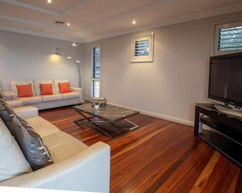Premium Views from Spacious Beachside Home Haus in Batemans Bay