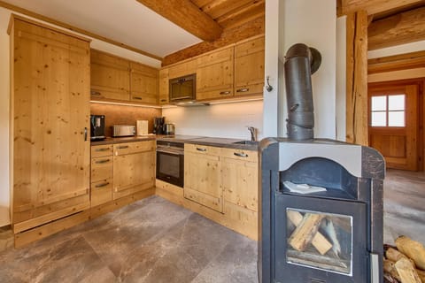 fireplace, kitchen