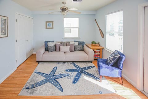 Surfside Beach Home Deck and Grill, Steps to Shore House in Surfside Beach