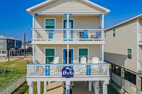 Family Surfside Beach Home - Just Steps to Shore! House in Surfside Beach