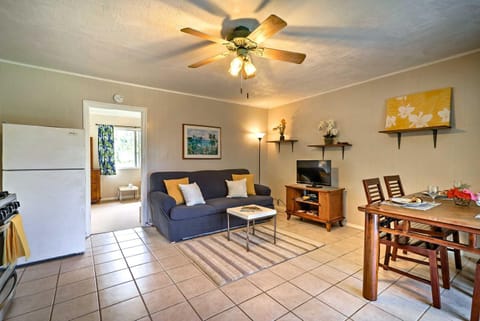 Keaau Apartment on Beautiful Acre with Pool and Deck! Condominio in Orchidlands Estates