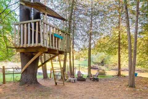 Riverside Family Getaway - Chain of Lakes Escape! Haus in Bellaire