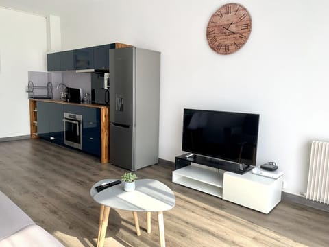 Communal lounge/ TV room, Kitchen or kitchenette