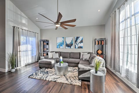 Top-Notch Las Vegas Oasis with Games, Golf and More! Haus in Spring Valley