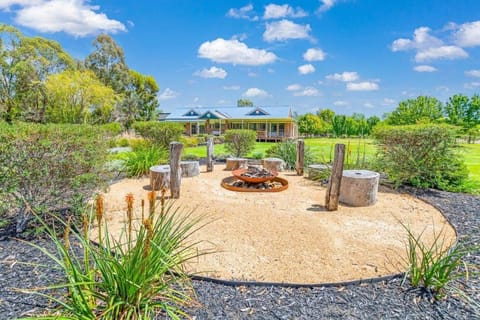 The Waterfront - Echuca Holiday Homes House in Echuca