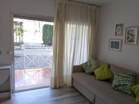 Balcony/Terrace, Living room, Garden view