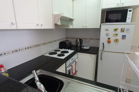 Lovely 1 bedroom apartment in Peyia Hills complex Condo in Peyia