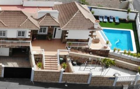 Bird's eye view, Pool view