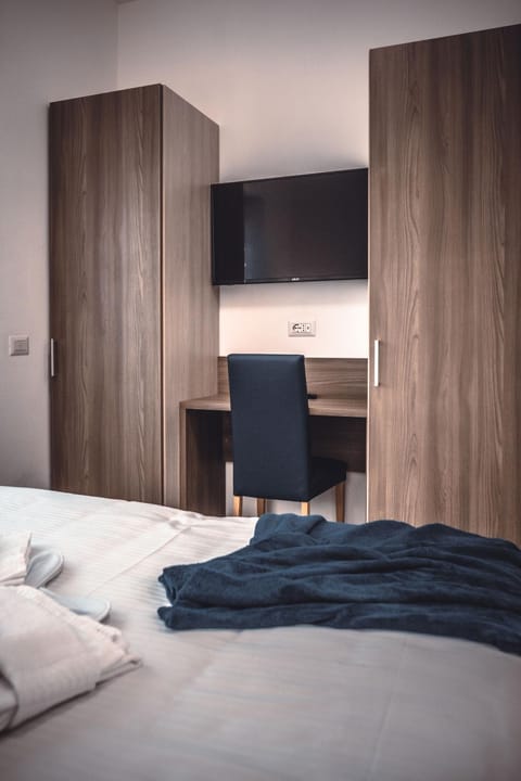 TV and multimedia, Photo of the whole room