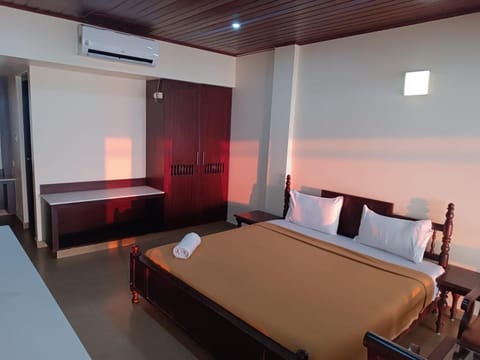 Baywatch Beach Homes Hotel in Vypin