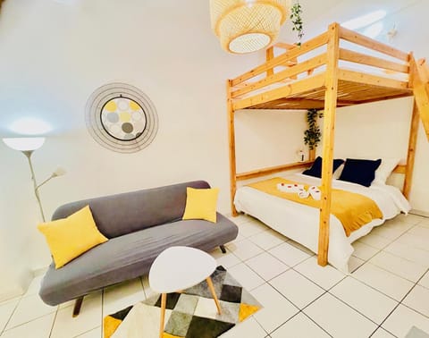 Bed, Photo of the whole room