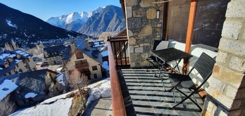 Day, Natural landscape, Winter, View (from property/room), Balcony/Terrace, Landmark view, Mountain view