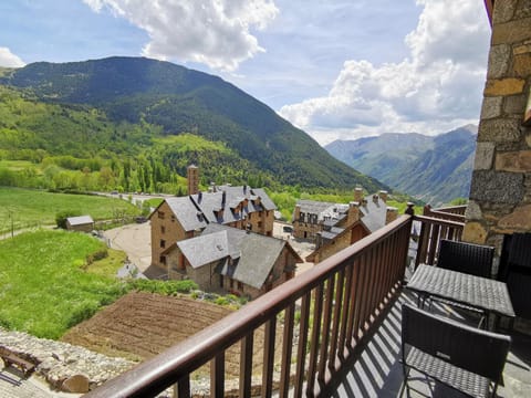 Nearby landmark, Day, Natural landscape, View (from property/room), Balcony/Terrace, Mountain view