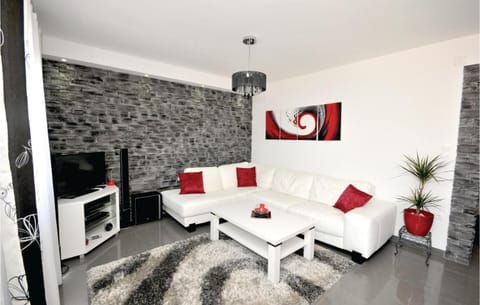 Cozy Home In Mastrinka With Sauna Casa in Trogir