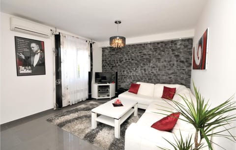 Cozy Home In Mastrinka With Sauna Maison in Trogir