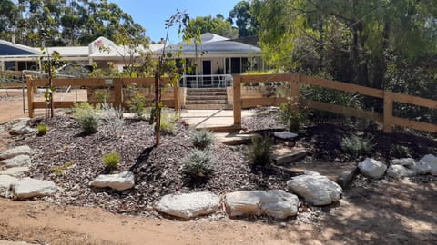 Property building, Day, Garden, Garden view