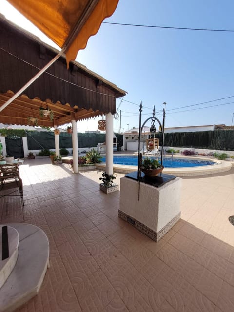 Off site, BBQ facilities, Garden, Beach, Pets, Swimming pool, Sunrise