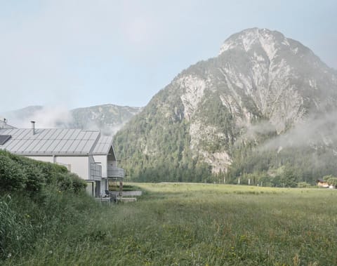 Property building, Spring, Neighbourhood, Natural landscape, Summer, BBQ facilities, Garden, Hiking, Autumn, Mountain view