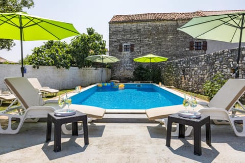 Patio, Day, Garden, Seating area, Garden view, Pool view, Swimming pool, sunbed