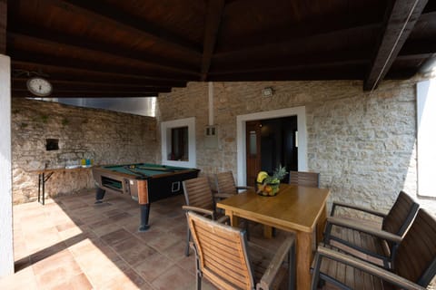 Property building, Patio, Dining area