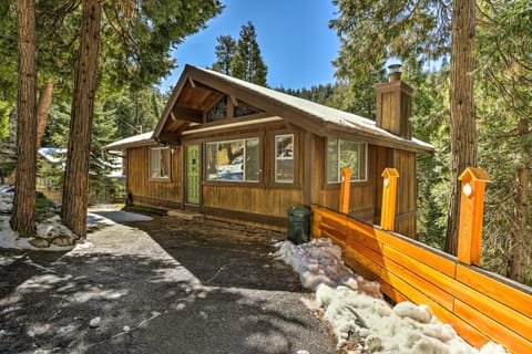 Spacious Family Cabin Less Than 1 Mi to Lake Gregory! House in Crestline
