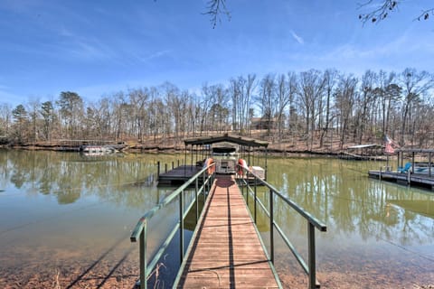 Lake Hartwell Retreat with Boat Dock and Kayaks! House in Lake Hartwell