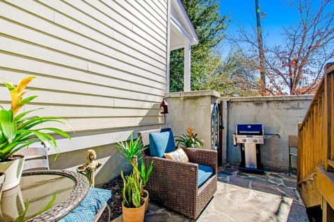 Savannah Price Place House in Savannah