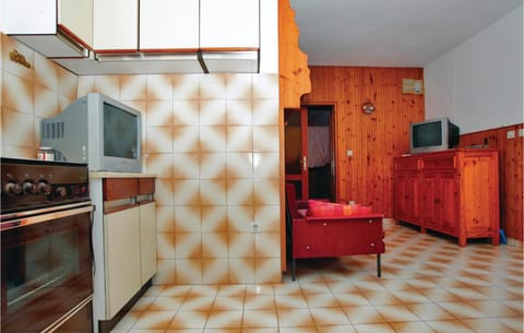 Beautiful Home In Racisce With Kitchen Haus in Račišće