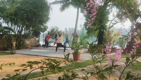 Day, Garden, Garden view, group of guests