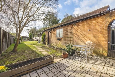 COSY HOME NEAR DORNEY, WINDSOR & Free Parking Maison in Taplow