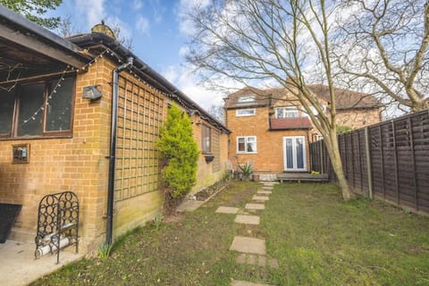 COSY HOME NEAR DORNEY, WINDSOR & Free Parking Haus in Taplow