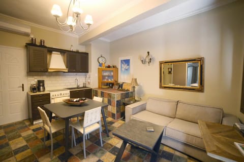 Kitchen or kitchenette, Living room, Seating area