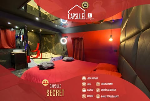 Bed, Property logo or sign, Hot Tub, Photo of the whole room, Bedroom