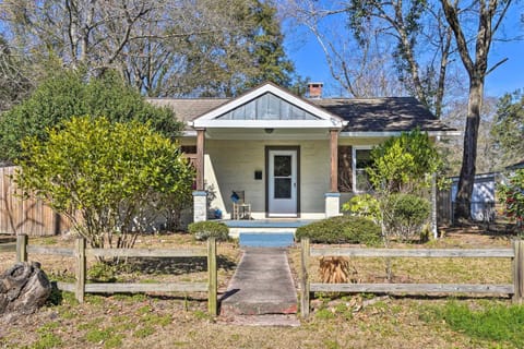 Cozy North Charleston Getaway with Fire Pit! House in North Charleston