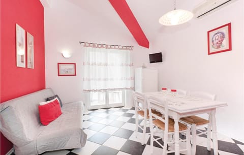 Lovely Apartment In Jadrija With Wifi Wohnung in Šibenik