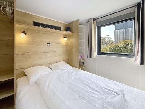 Tiny House 1 chambre, piscine chauffée, à 200 m de la plage, Jullouville - FR-1-361A-24 House in Jullouville