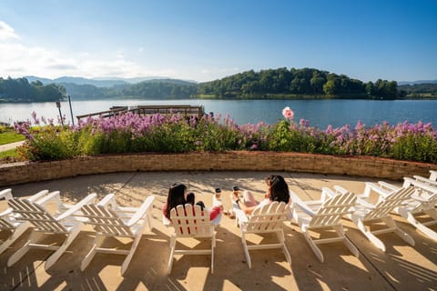 Bishop's Robin Cottage House in Lake Junaluska