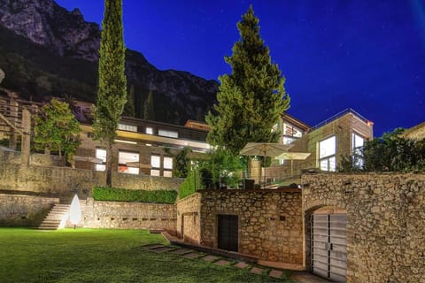 5 Terrazze Exlusive Apartments Condo in Gargnano