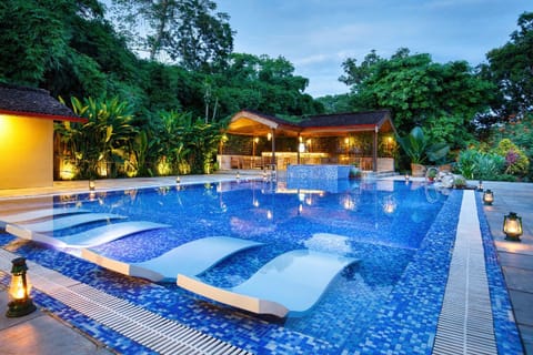 Swimming pool