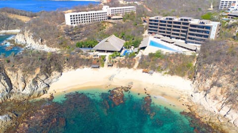 Property building, Natural landscape, Beach