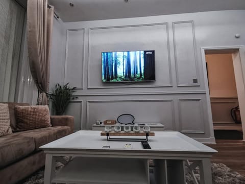 Communal lounge/ TV room, TV and multimedia, Living room