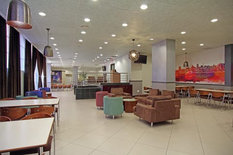 Restaurant/places to eat, Dining area