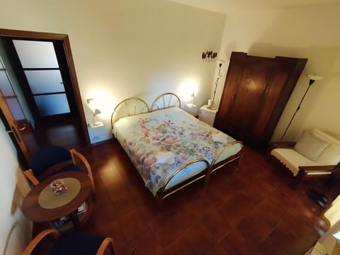 Bed, Photo of the whole room, Seating area, Bedroom, wardrobe