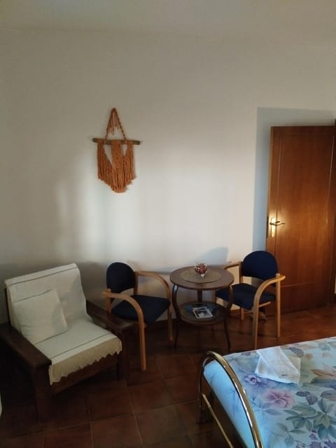 Seating area, Bedroom