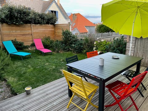 Patio, BBQ facilities, Garden, sunbed