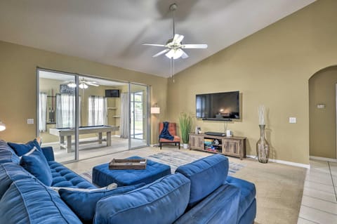 Pet-Friendly Palm Coast Home with Pool Table and Patio Haus in Palm Coast