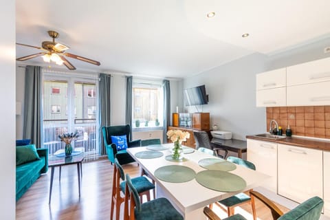 TV and multimedia, Balcony/Terrace, Living room, Business facilities