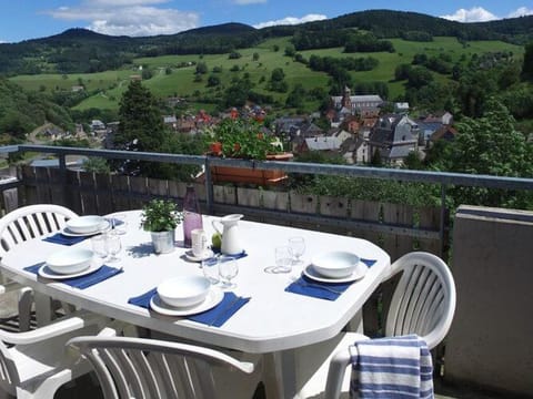 Résidence Les Châteaux d'Alsace, Orbey, apartment for 5 people with balcony Condo in Orbey