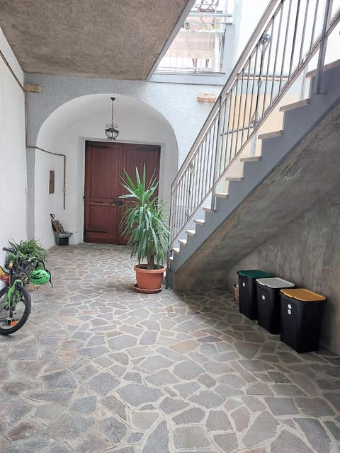 Inner courtyard view