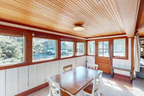 Captain's Corner House in Manzanita